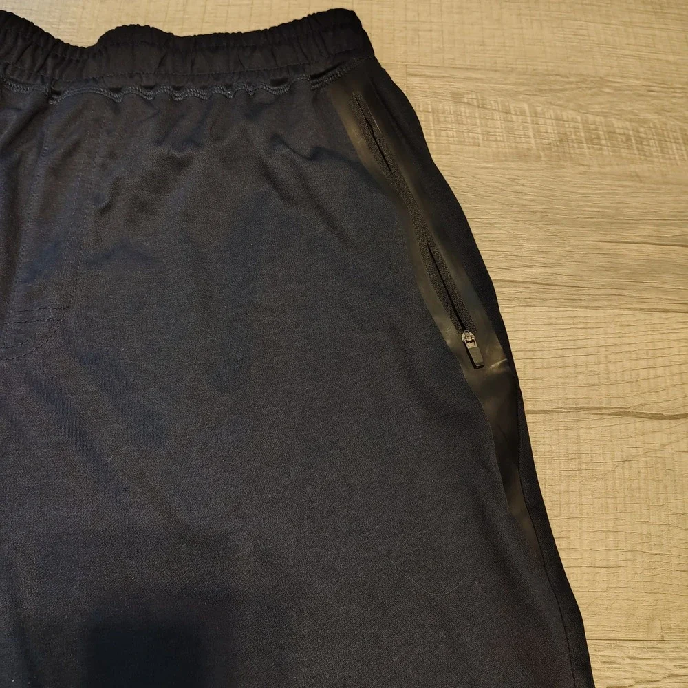 LEG3ND Mens Athletic Shorts Black Zipper Pockets Elastic Waist Gym Running L